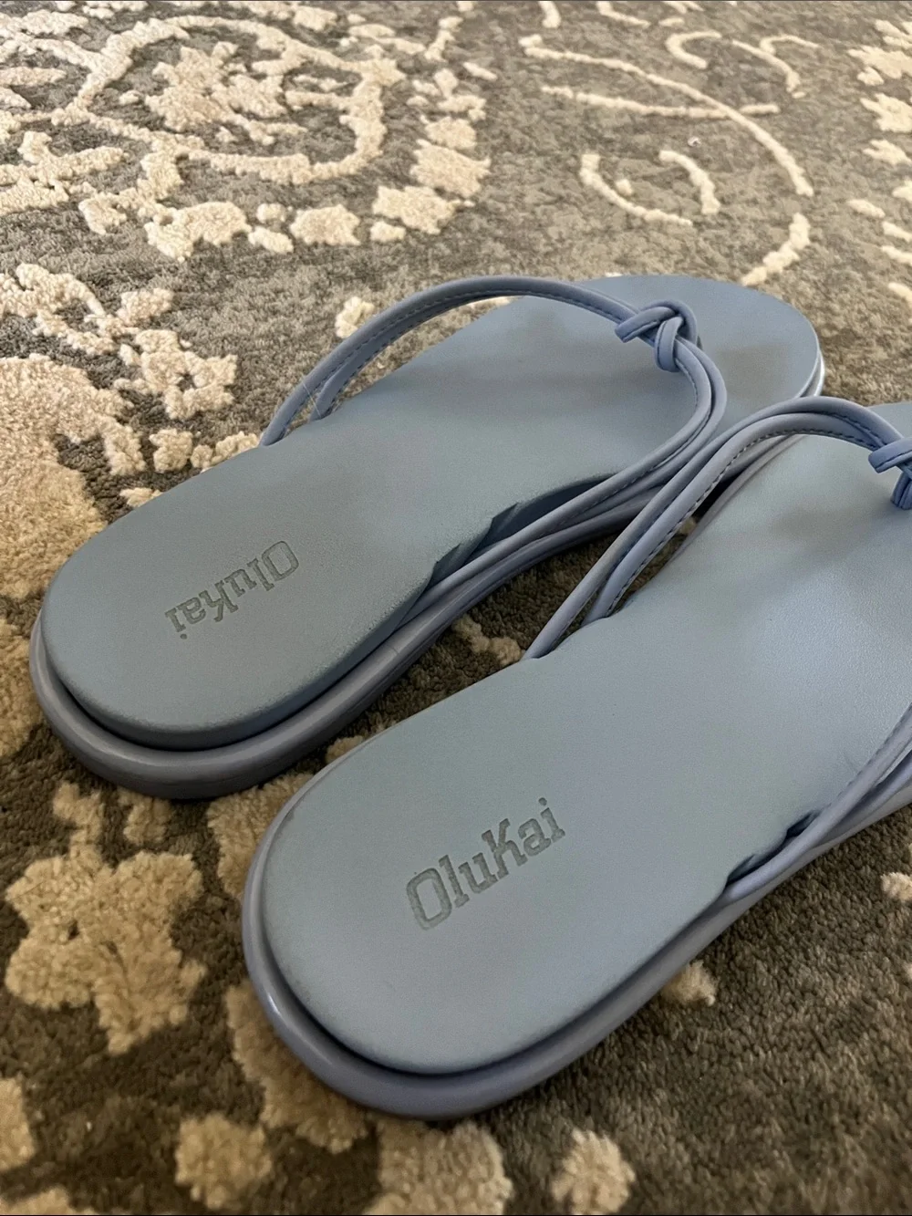 OluKai Women's Periwinkle Knot-strap Foam Flip Flops